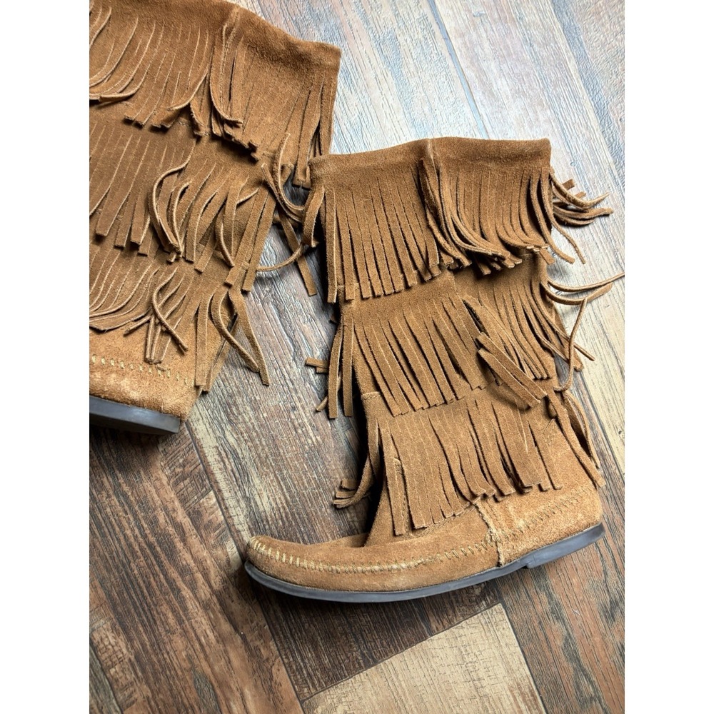 Minnetonka Women's Size 8 Shoes Brown Suede 3 Layer Fringe Moccasin Boots Boho - Picture 2 of 6